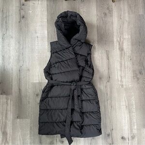 New Look Black Quilted Hooded Puffer Vest - Curves